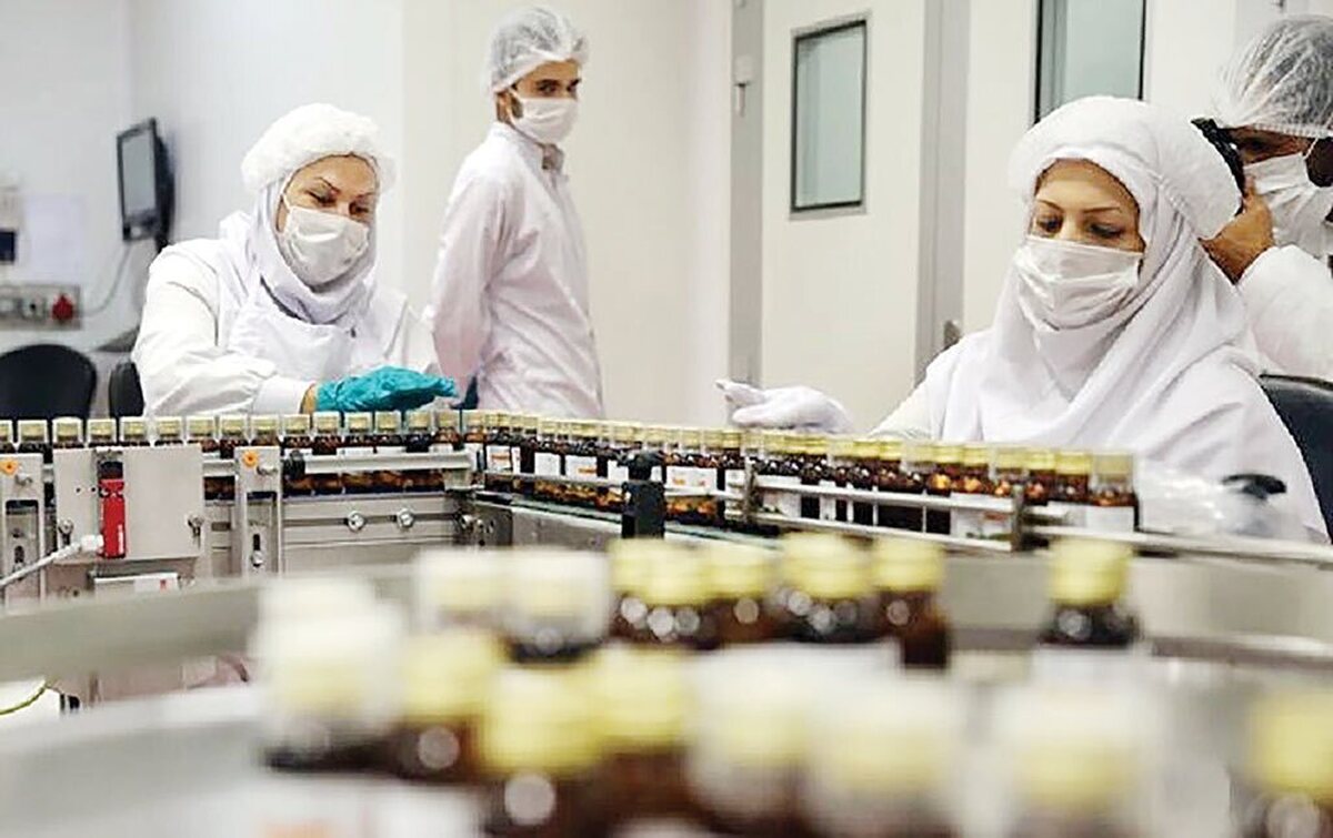 سازمان غذا و دارو اعلام کرده بیش از ۹۷درصد اقلام دارویی مورد نیاز بازار داخلی توسط تولیدکنندگان ایرانی تأمین می‌شود طوری که از آن به‌عنوان یکی از مهم‌ترین دستاوردهای صنعت داروسازی کشور یاد می‌شود. کارشناسان معتقدند صنعت دارو از صنایع استراتژیک وحیاتی هرکشور به‌شمارمی‌رودوتوانمندی دراین حوزه،یکی ازشاخص‌های توسعه‌یافتگی و تضمین‌کننده امنیت سلامت جامعه است.