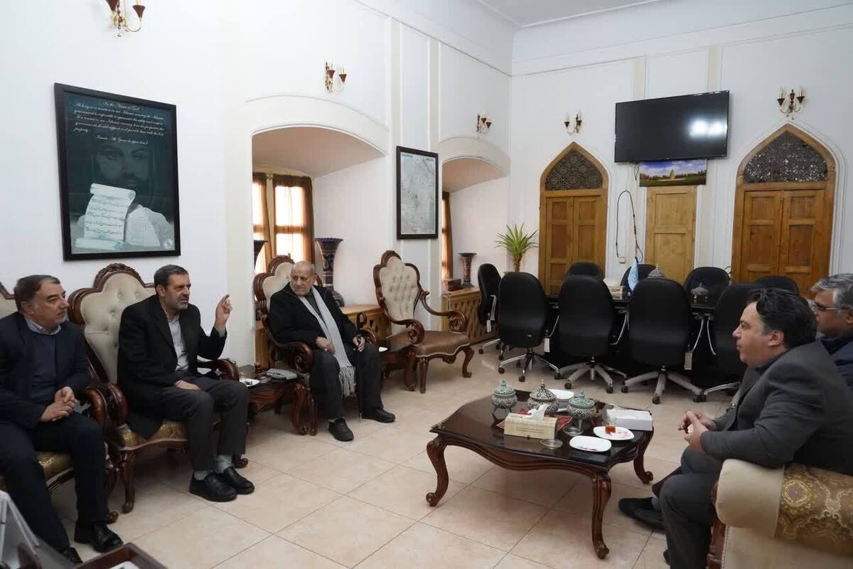 مدیرکل میراث‌فرهنگی، گردشگری و صنایع‌دستی استان همدان از برنامه‌ریزی برای مرمت و ساماندهی حسینیه تاریخی جولان خبر داد و بر ضرورت صیانت از این بنای واجد ارزش تاریخی، فرهنگی و مذهبی تأکید کرد.