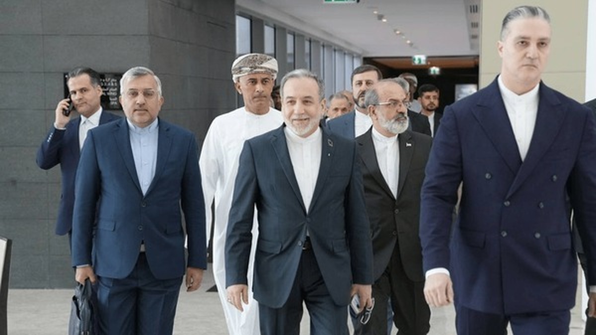 در مذاکرات ایران و آمریکا، منافع مشترک در حوزه نفت، گاز، معدن و حتی خرید هواپیما مطرح شده و طرف ایرانی بر لزوم دیده شدن منافع اقتصادی آمریکا برای پایداری توافق تأکید کرد.