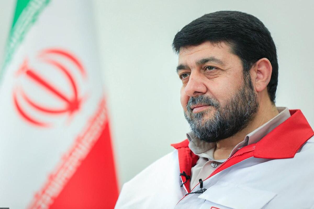 رئیس جمعیت هلال‌احمر در اختتامیه نشست سالانه مدیران و معاونین این جمعیت با اشاره به این که هلال‌احمر از یک سازمان واکنش‌محور به نهادی پیش‌بین، فناورانه و آینده‌نگر ارتقا یافته است، گفت: ساخت پالایشگاه خون و آغاز مسیر تولید داروهای مشتق از پلاسما در دستور کار قرار گرفت.