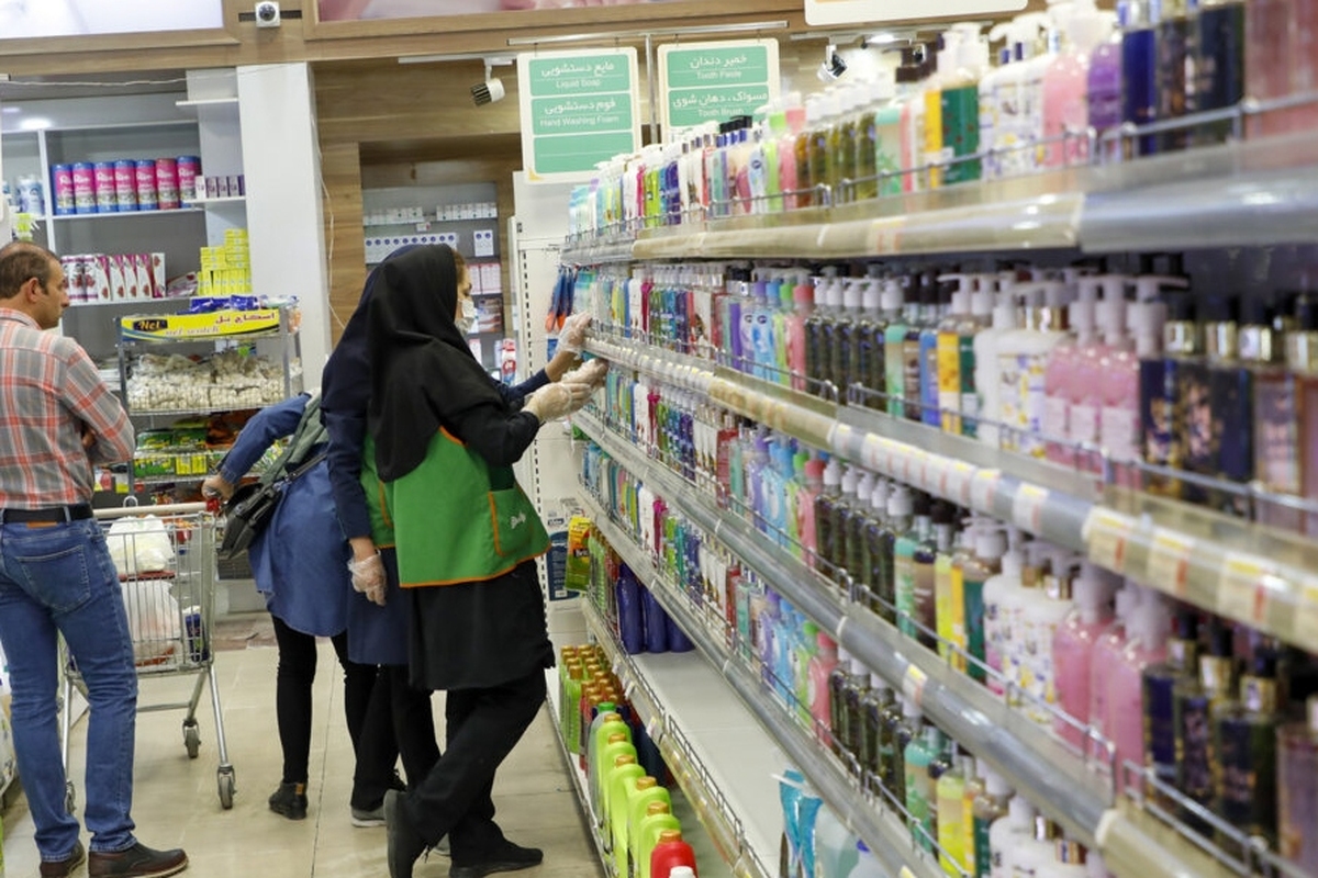 رئیس سازمان حمایت مصرف‌کنندگان و تولیدکنندگان با ارسال نامه‌ای به رئیس اتاق اصناف ایران نسبت به بروز تخلفات در فرآیند عرضه کالابرگ الکترونیکی هشدار داد و خواستار برخورد فوری و بازدارنده با واحدهای صنفی متخلف شد.