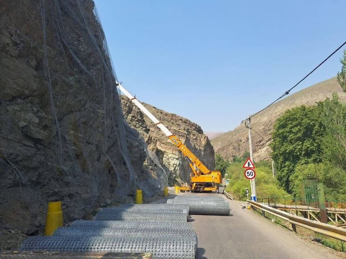 مدیرکل راهداری و حمل‌ونقل جاده‌ای استان البرز از آغاز عملیات نصب توری سنگ در چهار نقطه از محور کرج–کندوان با هدف افزایش ایمنی و جلوگیری از ریزش سنگ خبر داد.