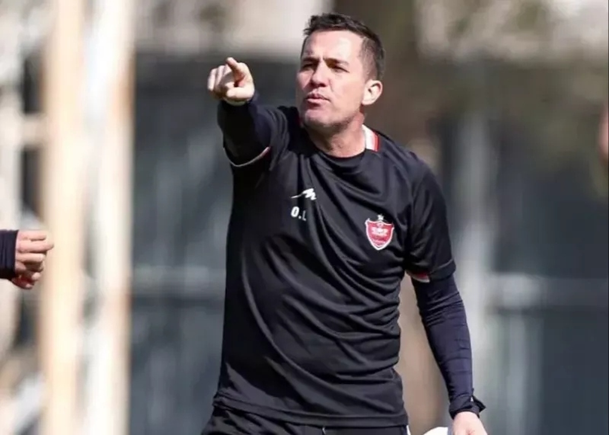 اوسمار قرار نیست برود. استعفایش را هم داد، اما کیست که استعفای او را قبول کند؟ نه جانشین مناسبی برای او پیدا می‌شود و نه نوع قراردادش به او اجازه این جدایی زودهنگام را می‌دهد.