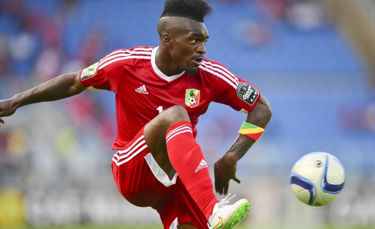 وقتی می‌روند مهاجم ۳۴ ساله‌ای به نام بیفوما را بدون تحقیق و بررسی جذب می‌کنند نتیجه اش می‌شود یک مهاجم گران، اما گل نزن! تیوی بیفوما یکی از بازیکنانی به شمار می‌رود که اوسمار به شدت از او شاکی است.