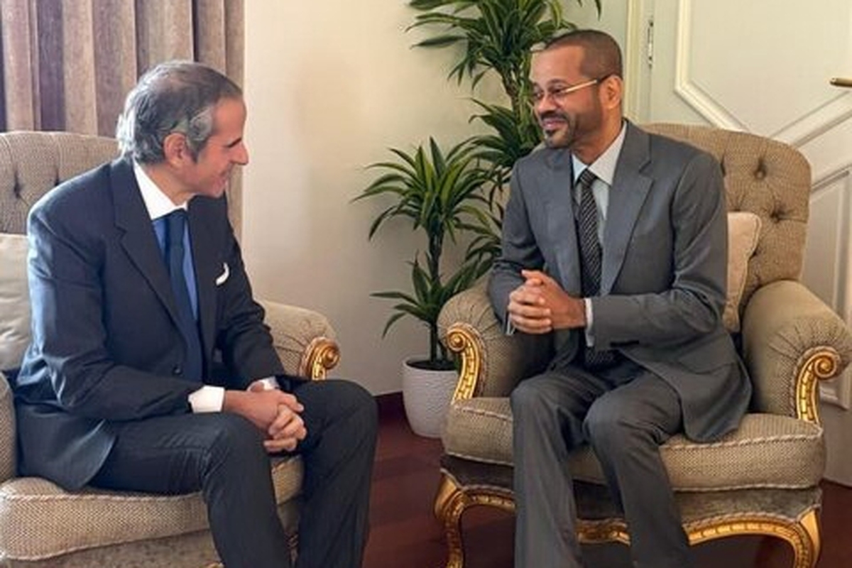 وزیر خارجه عمان و مدیرکل آژانس بین‌المللی انرژی اتمی در ژنو دیدار و درباره مذاکرات کنونی میان جمهوری اسلامی ایران و آمریکا گفت‌وگو کردند.