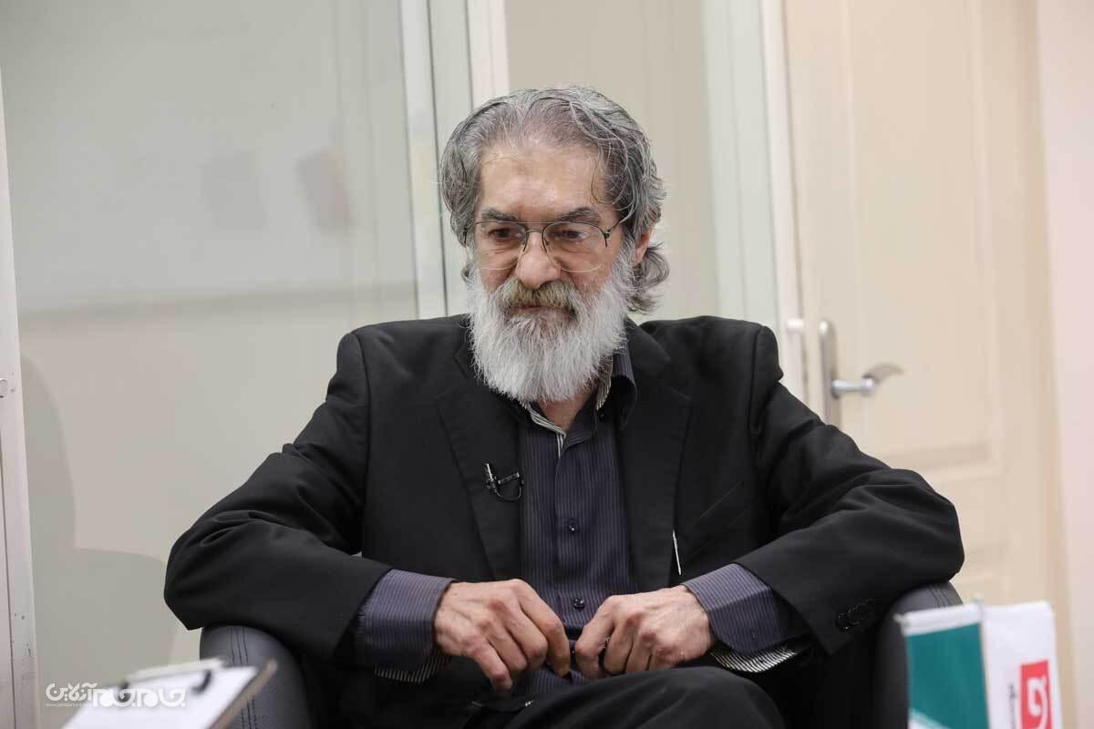 هیچ دریای مواج  خیالی، حتی به اندازه یک قایق کوچک دونفره، نمی‌توانست خیال کند که پس از چند روز پرسرعت که از آمدن امام خمینی به سرزمین مادری گذشته بود! و ایران لبریز شده از تنش‌‌ها و لرزش‌ها و نگرانی‌های فراوان؛ در برابر چه حادثه‌ای قرار خواهد گرفت و ترانه سرنوشت؛ چگونه تولد پیدا خواهد کرد.