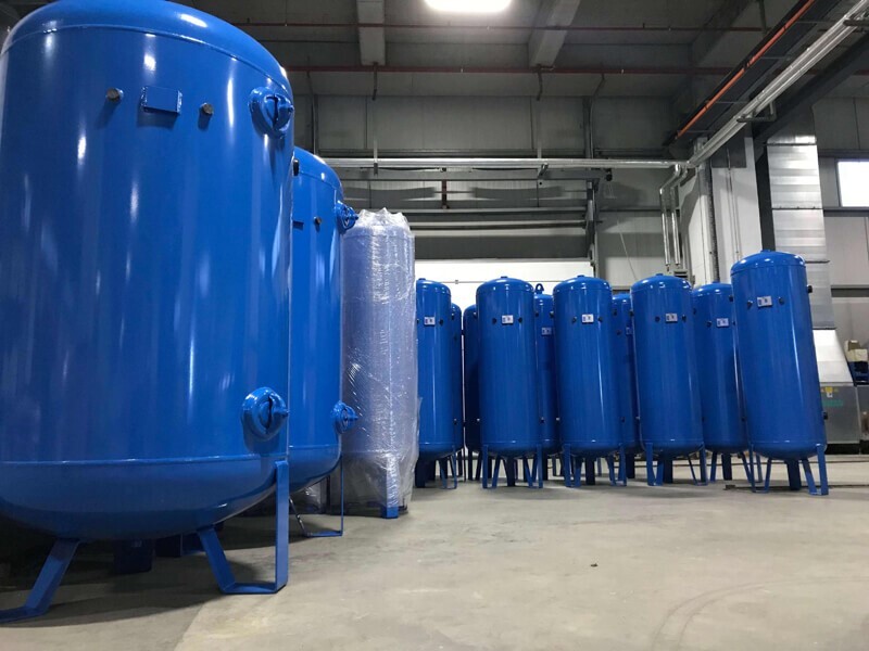 اهمیت مخزن هوا در سیستم هوای فشرده اهمیت مخزن هوا در سیستم هوای فشرده