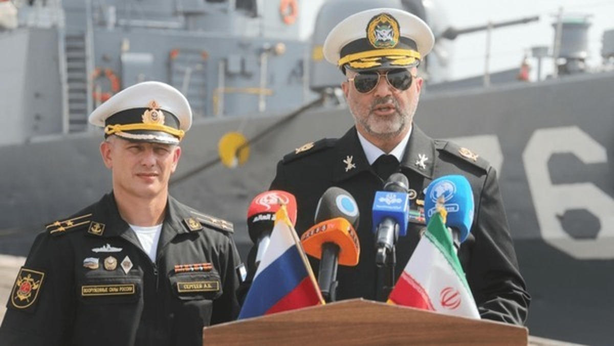 سخنگوی رزمایش مرکب دریایی نیرو‌های دریایی ایران و روسیه گفت: این رزمایش فردا در دریای عمان و منطقه شمال اقیانوس هند برگزار می‌شود.