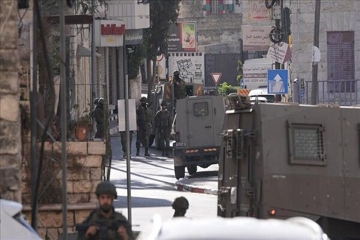 منابع فلسطینی از افزایش حملات نظامیان رژیم صهیونیستی به مناطق مختلف کرانه باختری خبر دادند.