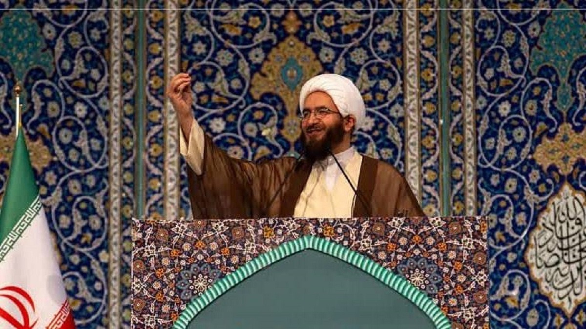 امام جمعه موقت تهران با اشاره به روز پاسدار می‌گوید به پاسداران عزیز که رکن اصلی صیانت از نهضت و تحقق آرمان‌های ملت بوده‌اند این روز را تبریک می‌گویم.