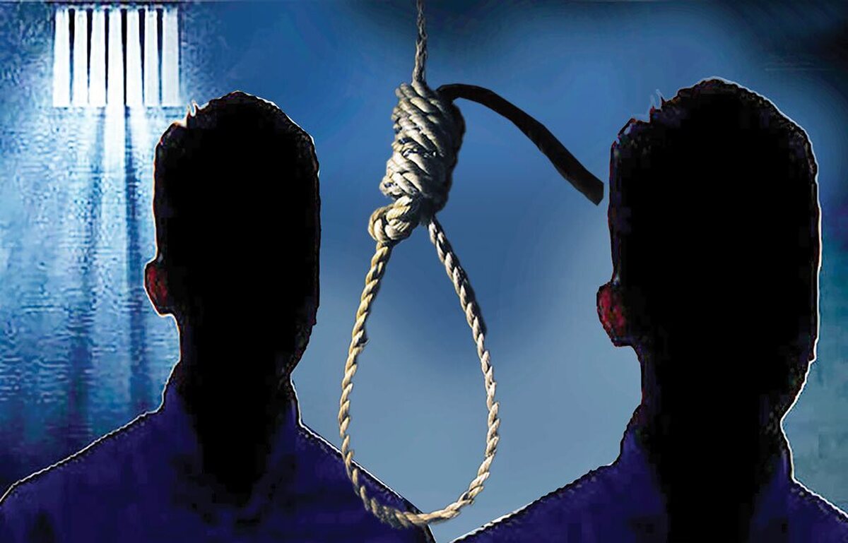 دو عضو گروه تروریستی داعش که با جاسازی بمب در اتوبوس زائران اربعین باعث شهادت دختر۱.۵ساله ومجروحیت چند مسافر شده بودند، پس از دو مرحله محاکمه در دادگاه‌های تهران، به اعدام،حبس وپرداخت دیه محکوم شدند. حکم اعدام این دو تروریست سحرگاه دیروز در زندان اجرا شد. خانواده کودک شهید و مجروحان حادثه تروریستی پس از صدور حکم اعدام در دادگاه اول، در مرحله دادگاه کیفری درخواست دیه داشتند. همچنین در جریان رسیدگی مشخص شد همسر یکی از این افراد نیز در ساخت تجهیزات انفجاری و فیلمبرداری بیعت با داعش همکاری داشته است.