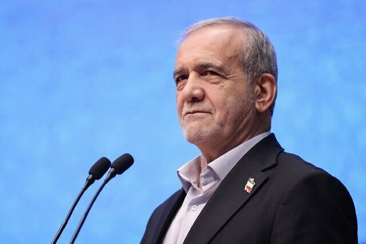 رئیس‌جمهور در جمع خیرین مدرسه ساز با تاکید بر اینکه به شما و به مردم ایران باوردارم، گفت: معتقدم اگر در خدمت مردم باشیم، مردم در خدمت حاکمیت و ایران خواهند بود.