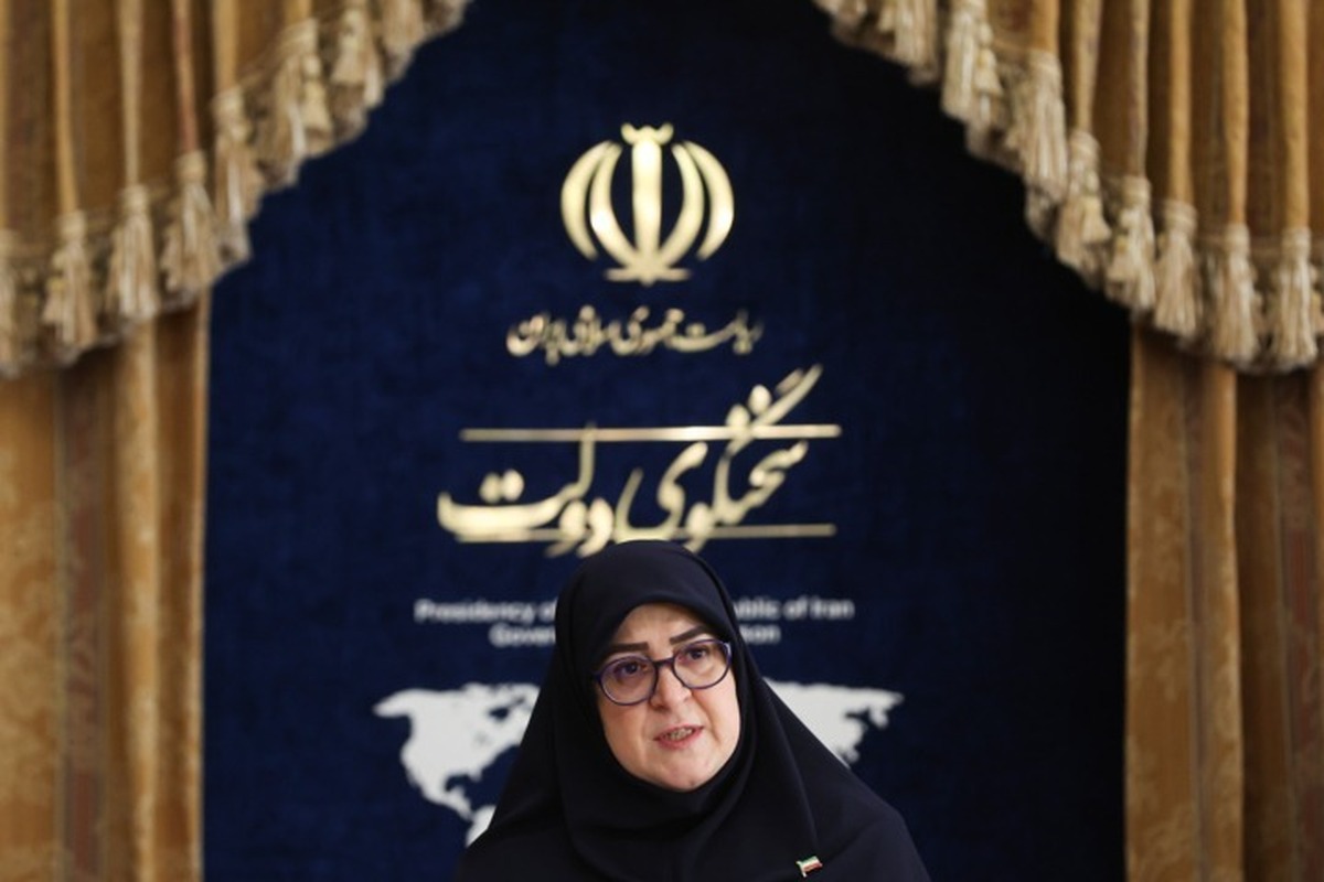 سخنگوی دولت با تاکید بر اینکه شنیدن بدون واسطه، اصلاح نقاط ضعف و بازسازی اعتماد آسیب دیده سه رویکرد مهم دولت است، گفت: همانطور که رئیس جمهور تاکید کردند، دولت داغدار همه جان‌های از دست رفته است و بر عهد دیرین خود که همانا پاسداری از حقوق ملت است پایدار خواهیم بود.