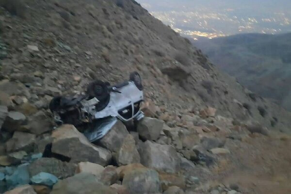 رئیس پلیس راه راهور فراجا گفت: بر اثر خروج یک دستگاه سواری دنا از مسیر و سقوط به دره در جاده چالوس، ۳ نفر جان باختند و یک نفر مصدوم شد.