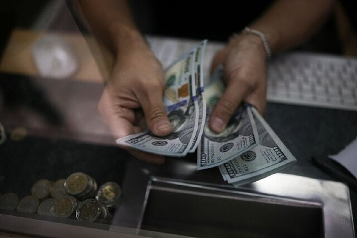 بر اساس آخرین اطلاعات از مرکز مبادله ارز و طلای ایران و بازار، قیمت دلار در این بازارها همچنان رو به افزایش است.