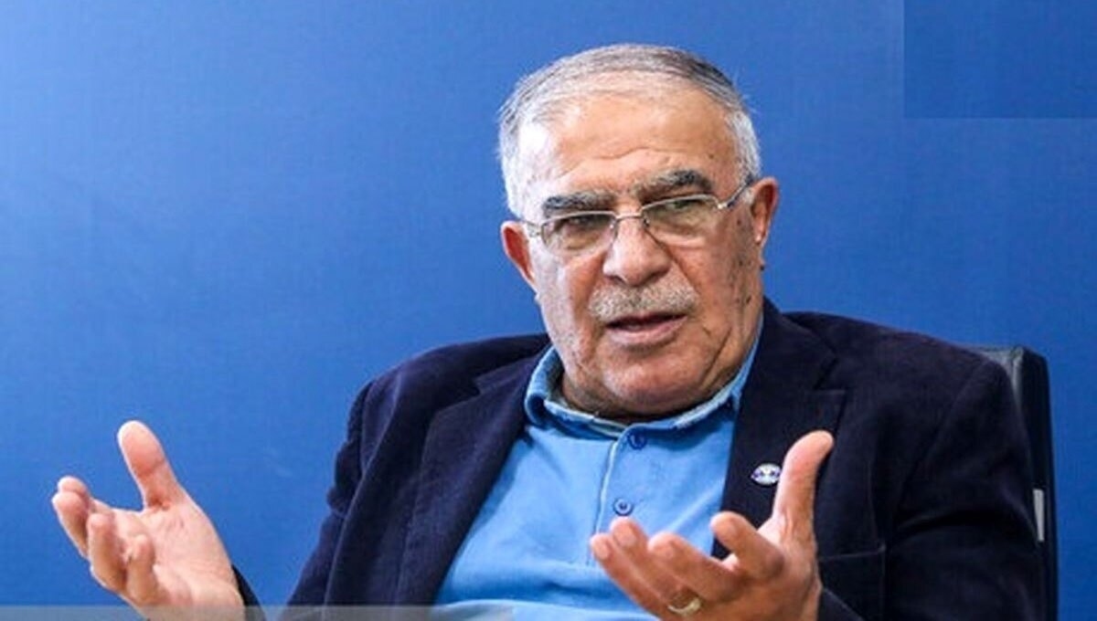 دومین دوره حضور ریکاردو ساپینتو در استقلال نیز با ناکامی به پایان رسید. دفعه اول محترمانه خودش کنار رفت، اما این بار حکم اخراج گرفت. چند روزی از اخراج او می‌گذرد و برخی هنوز می‌پرسند چرا ساپینتو را دوباره آوردند. از جمله حسن روشن.