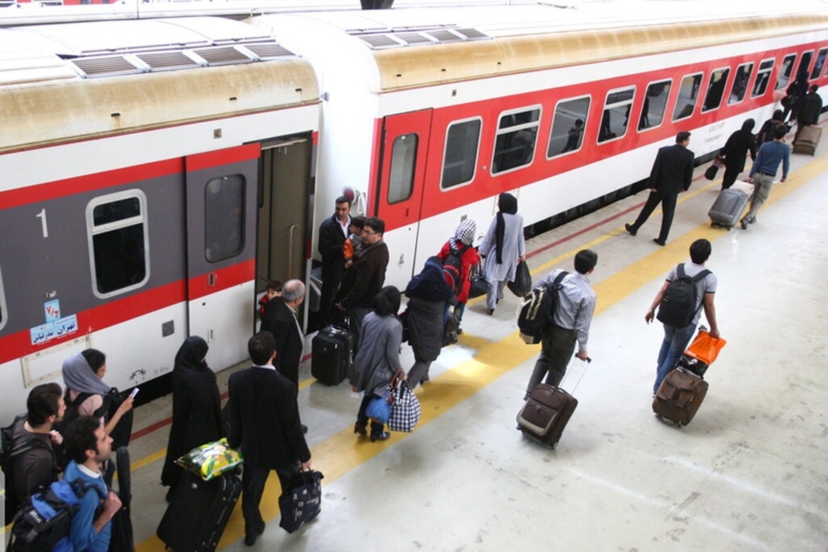 دبیر انجمن صنفی شرکت‌های حمل‌ونقل ریلی مسافری و خدمات وابسته از افزایش ۲۵ درصدی نرخ بلیت قطار خبر داد.
