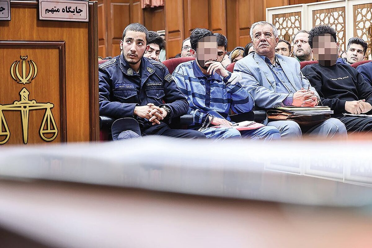 نخستین جلسه رسیدگی به پرونده کثیرالشاکی کوروش کمپانی در شعبه۱۵ دادگاه کیفری یک استان تهران به ریاست قاضی سلمان جورابراهیمیان برگزار شد.‌ دو متهم ردیف اول و دوم پرونده به خارج از کشور گریخته‌اند و همراه سه متهم دیگر در دادگاه حضور نداشتند.