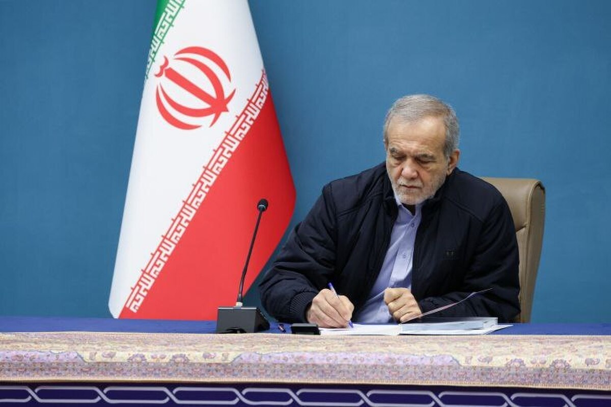 به گزارش جام‌جم‌آنلاین از ایرنا، مسعود پزشکیان، رئیس‌جمهور اسلامی ایران در پیامی درگذشت خواهر محسن رضایی را به وی تسلیت گفت.