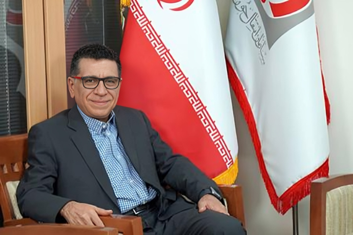 دبیر علمی هفدهمین کنگره بین‌المللی ارتقای کیفیت خدمات آزمایشگاهی با اشاره به نقش حیاتی آزمایشگاه‌ها در نظام سلامت، اعلام کرد که ۸۰ درصد تصمیمات تشخیصی و درمانی پزشکان به نتایج آزمایشگاهی وابسته است. وی بر استاندارد‌های جهانی تضمین کیفیت خون در ایران تأکید کرد و از جایگاه بین‌المللی کشور در صادرات پلاسمای مازاد به اروپا خبر داد.