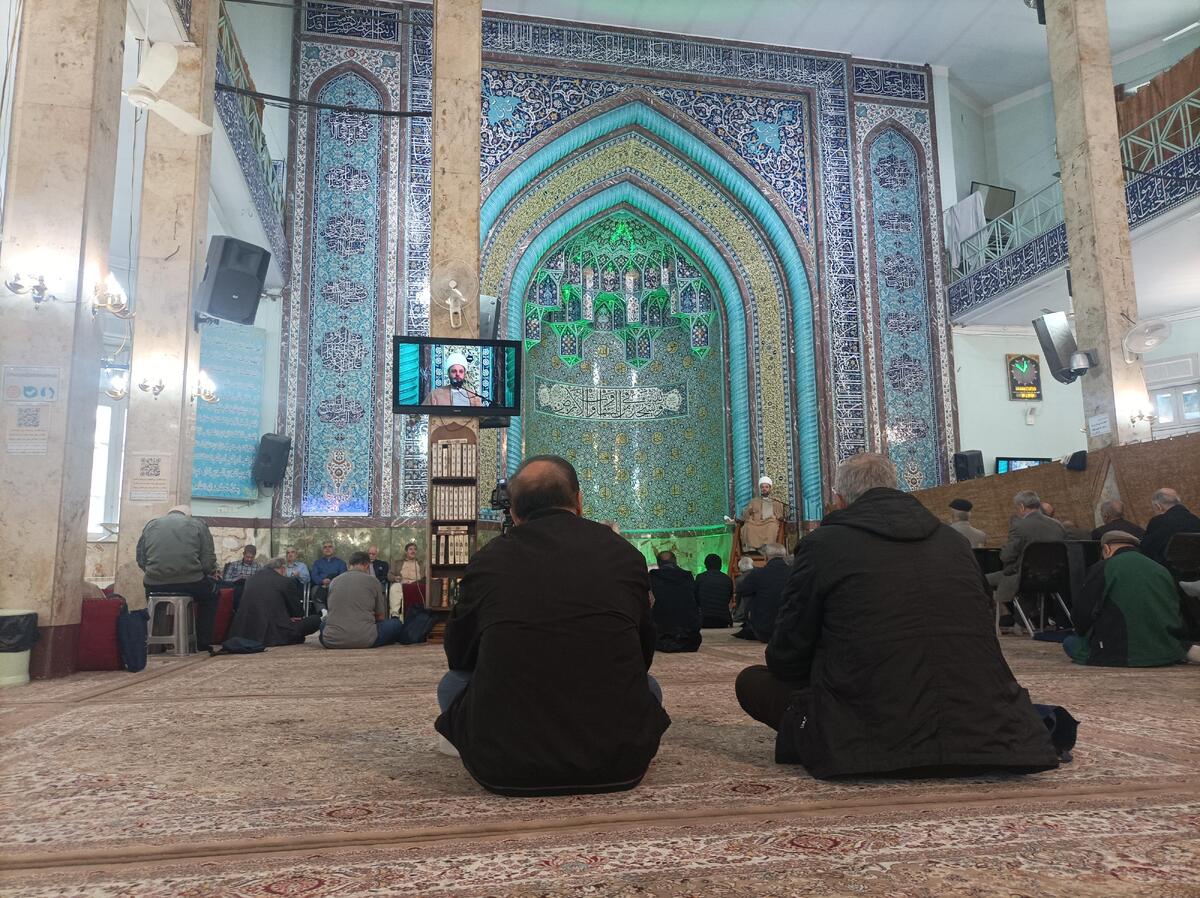 ماه مبارک رمضان همواره تداعی‌کننده پیوند عمیق انسان با خالق و بازگشت به معنویت خالص است. در طول تاریخ اسلام، کانون اصلی این تحولات روحی و حتی خیزش‌های بزرگ اجتماعی و سیاسی، «مسجد» بوده است.