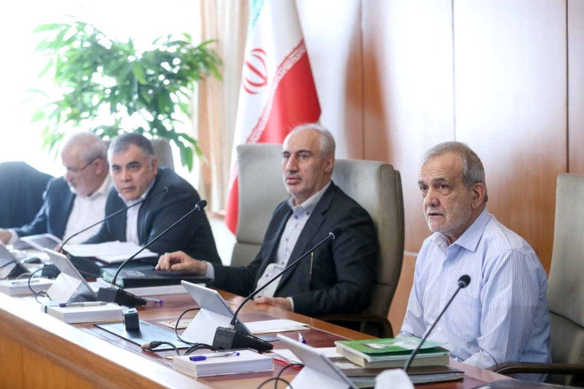 رئیس جمهور با قدردانی از اقدامات انجام‌شده در زمینه مدیریت بهینه منابع و ذخایر زیرزمینی نفت خام و گاز در دولت چهاردهم: روند کنونی قابل تقدیر است، اما با توجه به حجم اتلاف منابع، لازم است فعالیت‌ها به‌صورت شبانه‌روزی دنبال شود تا از استمرار هدررفت سرمایه‌های ملی جلوگیری شود.