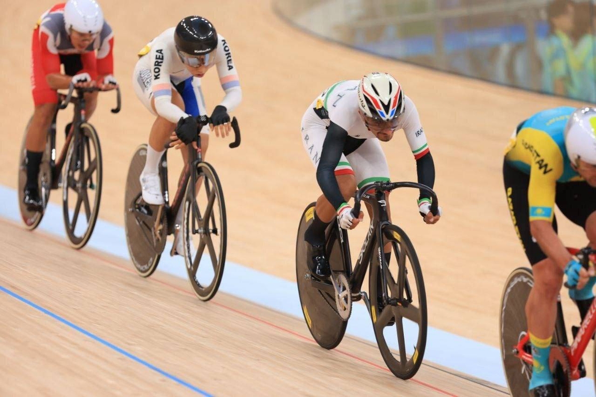 کادر فنی تیم‌های ملی پیست جوانان، بزرگسالان و پارادوچرخه‌سواری (آقایان)، اسامی رکابزنان دعوت شده جهت شرکت در مرحله پایانی اردوی آماده‌سازی مسابقات قهرمانی آسیا ۲۰۲۶ را اعلام کرد.