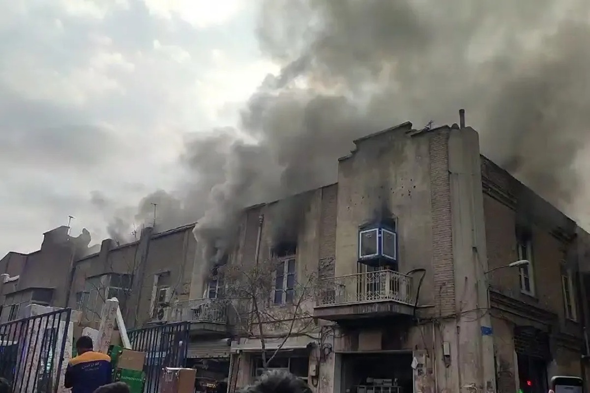 گراند هتل قدیمی‌ترین هتل مدرن ایران لاله‌زار در آتش سوخت. معاون میراث‌فرهنگی استان تهران به ایلنا گفت: علت آتش‌سوزی هنوز مشخص نیست و آتش‌نشانی تهران درحال بررسی است. او اعلام کرد: هم‌اکنون کارشناسان میراث‌فرهنگی به گراند هتل اعزام شده‌اند تا میزان خسارت ناشی از آتش‌سوزی مشخص شود.