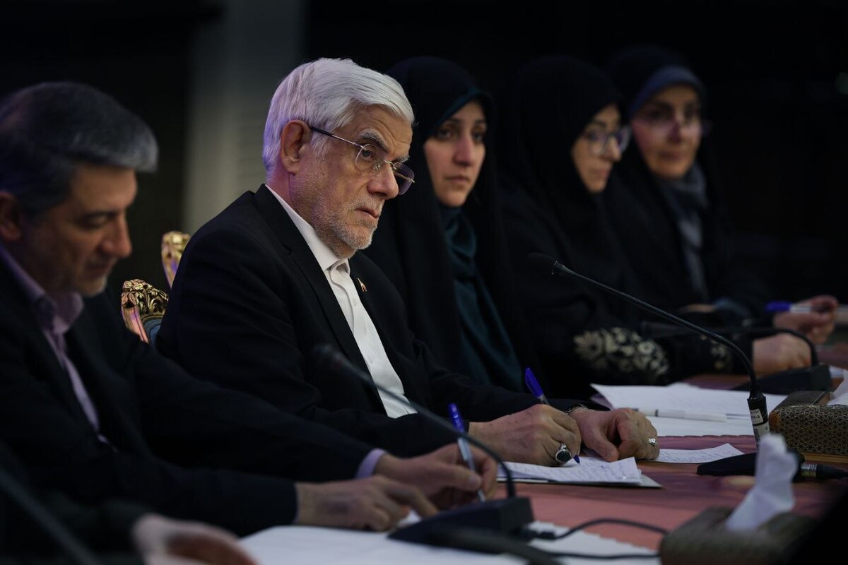 عارف، معاون اول رئیس‌جمهور با بیان اینکه برخی قوانین مرد محورند و باید اصلاح شوند، گفت: بدون نقش‌آفرینی مؤثر زنان در سطوح تصمیم‌گیری و مدیریتی، دستیابی به اهداف سند چشم‌انداز توسعه ممکن نیست..