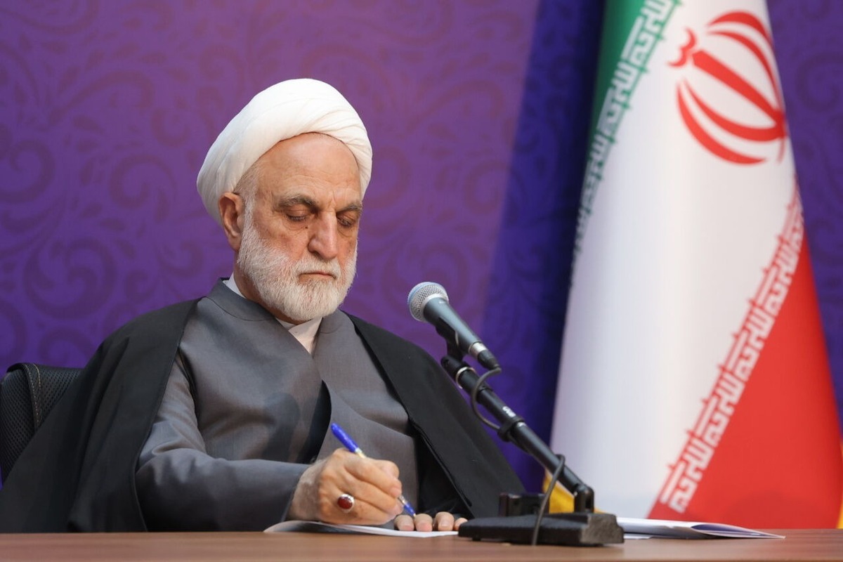 محسنی اژه‌ای،رییس قوه قضاییه گفت: تعطیلی و تخلیه زندان رجایی‌شهر یک مطالبه مردمی بود که تحقق یافت؛ لکن ضرورت دارد فرایند تغییر کاربری و بهبود فضای فیزیکی آن و تغییر ظاهر آن، هرچه سریع‌تر عملیاتی شود.