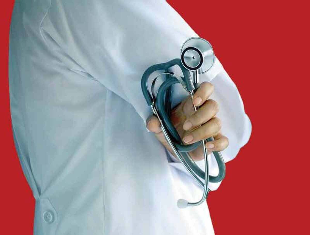 کمتر از یک روز دیگر تا برگزاری بزرگ‌ترین رقابت و آزمون سنجش وپذیرش دانشجو درکشور با تعداد ۹۵۷هزار و ۷۹۸ متقاضی باقی مانده است، رقابت نفس‌گیری که هرساله بیشتر از آن‌که نموداری از سنجش دانش باشد، تصویری از آرزوها، دغدغه‌‌ها و اولویت‌‌های نسل جوان ایرانی را به نمایش می‌گذارد؛