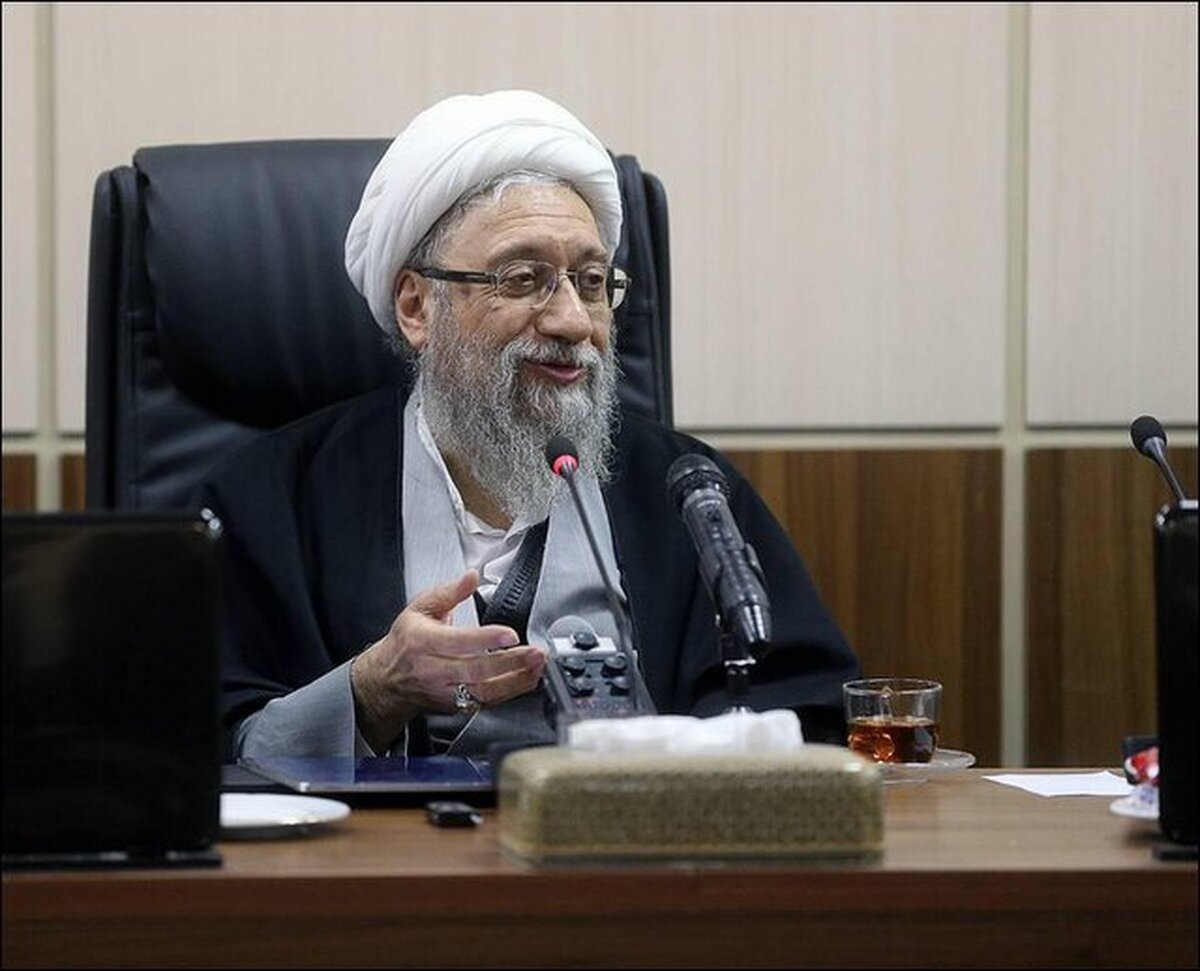 رئیس مجمع تشخیص مصلحت نظام گفت: مجمع تشخیص مصلحت بنای تعلل و یا تعجیل در بررسی لوایح پالرمو و CFT ندارد زیرا معتقد هستیم که باید همه زوایای این لوایح برای اعضا روشن شود.