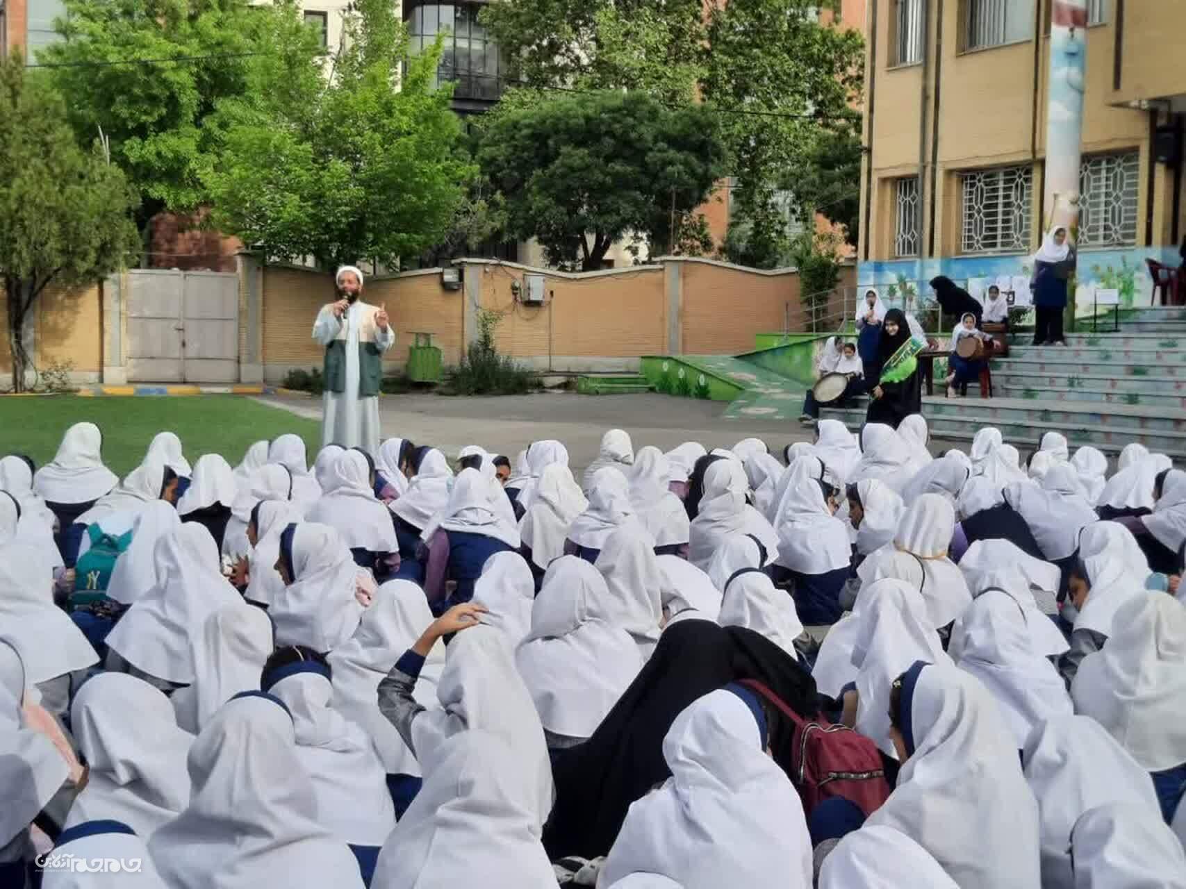 تجلیل از دختران محجبه در شهرکرد؛ آیینی معنوی در پاسداشت دهه کرامت و ترویج فرهنگ رضوی