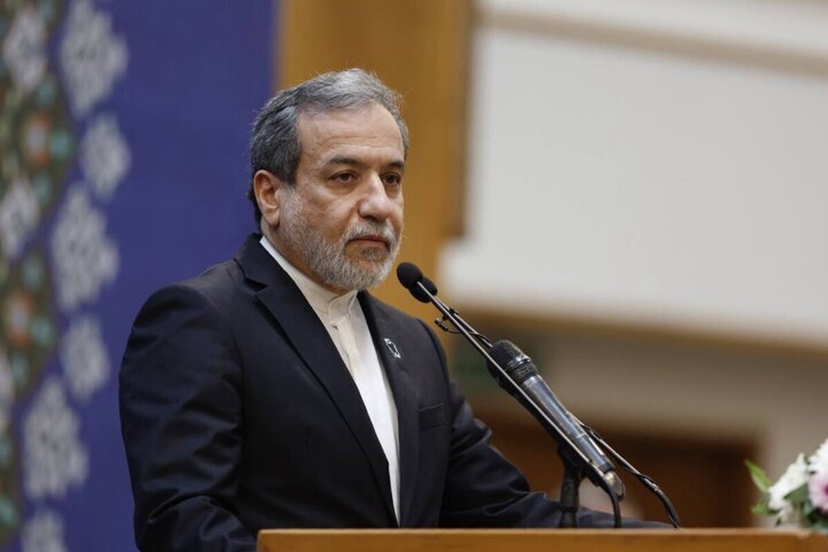 وزیر امور خارجه گفت: فعالیت‌های وزارت امور خارجه با رویکرد تفاهم ملی و با حفظ عزت ملی ادامه دارد و رضایت نمایندگان مجلس خبرگان رهبری از عملکرد وزارت امور خارجه نشان وفاق ملی است.