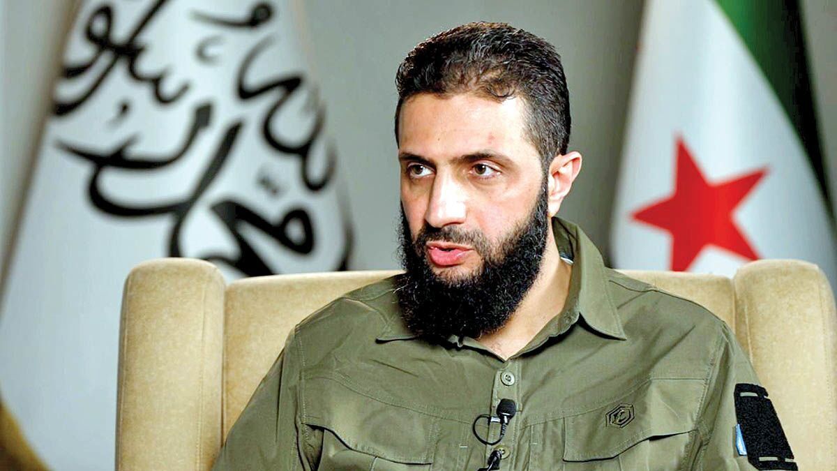 وقتی ابومحمد الجولانی، رهبر گروه حاکم بر سوریه تمایل خود را برای حضور در نشست سران عرب در بغداد اعلام کرد، بسیاری از ناظران منطقه‌ای آن را نشانه‌ای دیگر از جاه‌طلبی سیاسی او دانستند اما آنچه پشت‌پرده این حرکت آشکار شد، نه اعتماد به متحدان، بلکه نگرانی عمیق از امنیت شخصی بود.