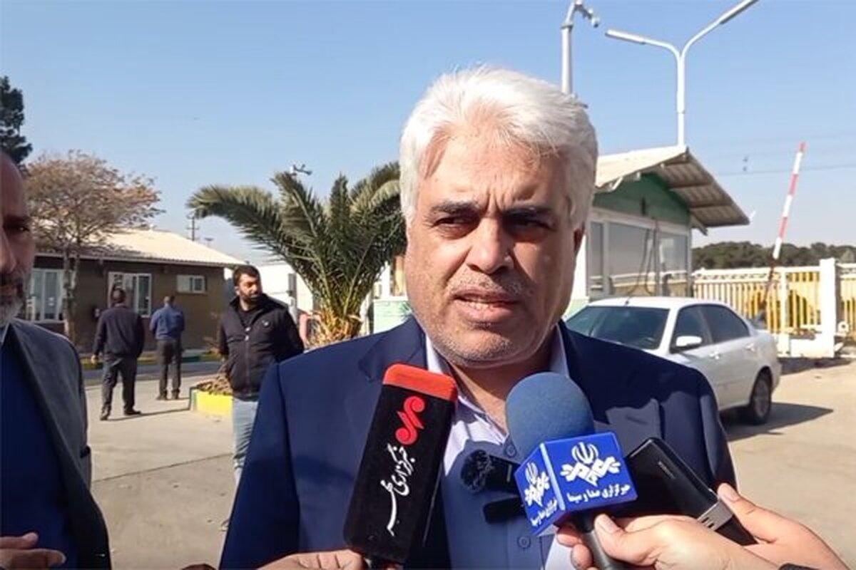 مدیر عامل پخش فرآورده‌های نفتی گفت: واردات بنزین دولت این سیاست را تدوین و به وزارت نفت تکلیف کرده که از این طریق شرکت هایی را شناسایی وبا تایید صلاحیت آنها رابه عنوان وارد کننده معرفی کند.