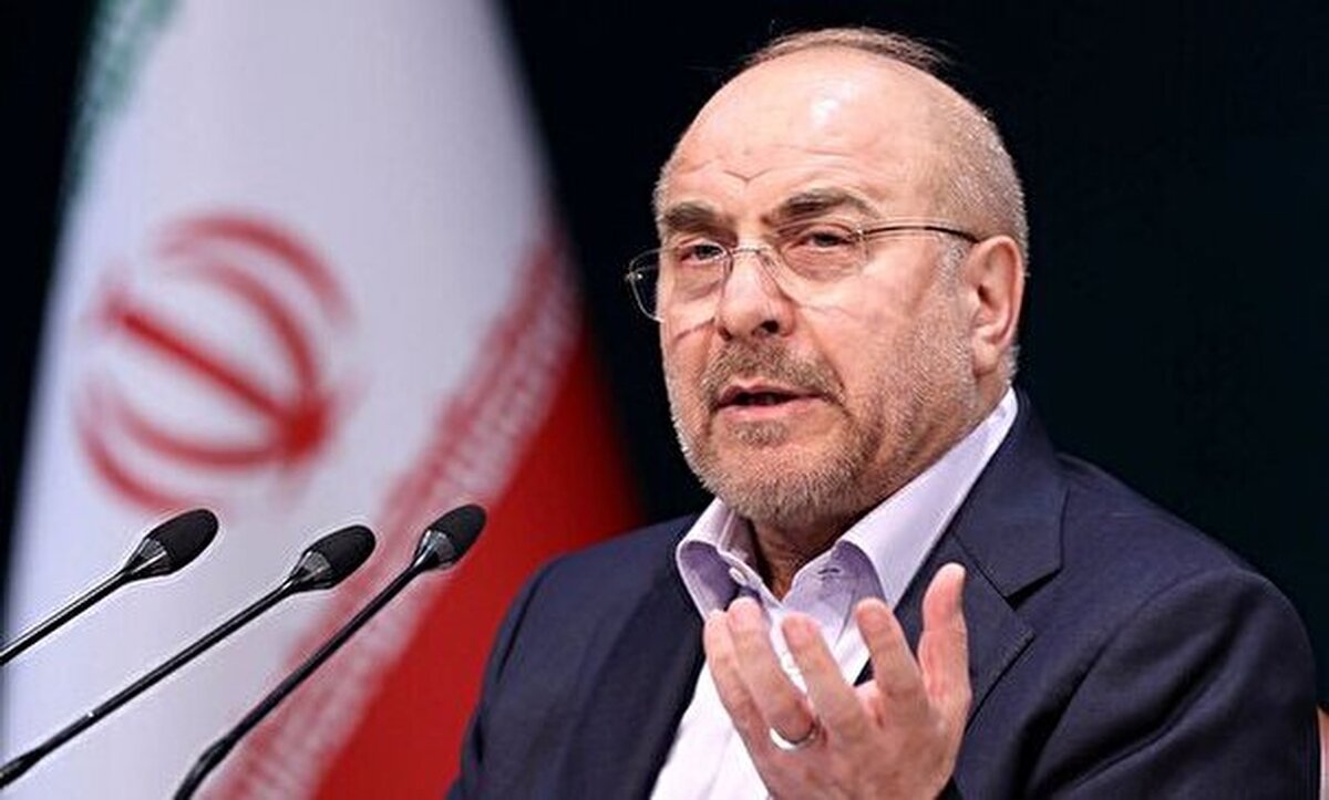 رئیس مجلس یکی از مشکلات عمده کشور را تعدد قوانین دانست و گفت: برنامه داریم تا در یک سال و نیم پیش رو تعداد ۱۲ هزار و پانصد قانون را به سه هزار قانون کاهش دهیم.