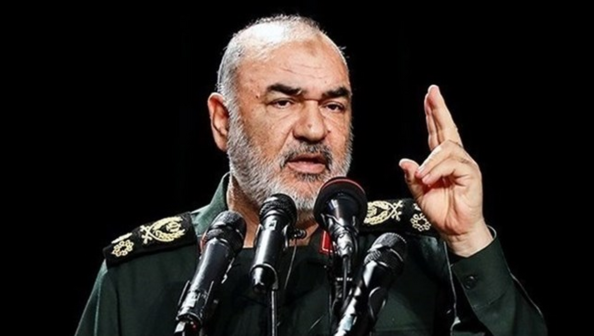 فرمانده کل سپاه پاسداران انقلاب اسلامی گفت: ملت ایران در عرصه جهاد فرهنگی هم از القائات شیطانی دشمن تأثیر نمی‌پذیرد حتی عبارات رئیس جمهور آمریکا هم که می‌خواهد این ملت را از انقلاب و نظام خود ناامید کند در روح او هیچ اثری ندارد.