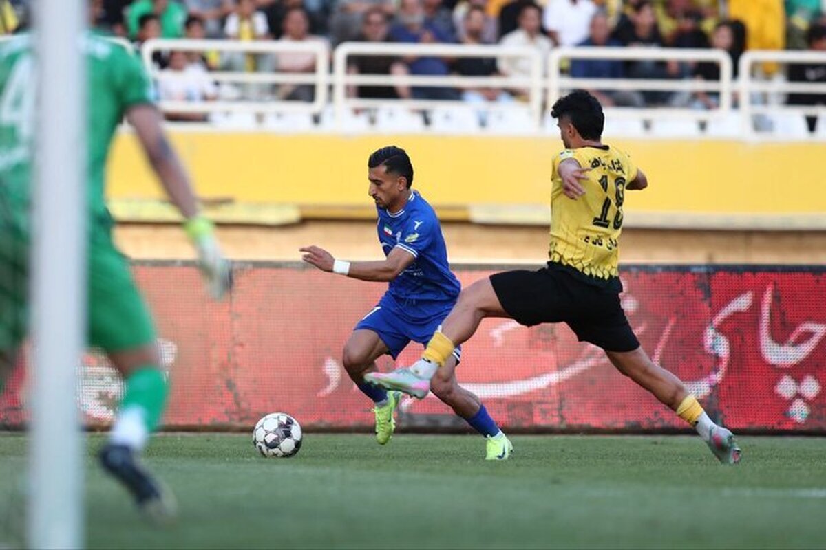 سپاهان با کسب پیروزی مقابل استقلال نایب قهرمان بیست و چهارمین دوره لیگ برتر فوتبال شد تا سهمیه حضور در پلی آف لیگ نخبگان سال آینده را کسب کند.