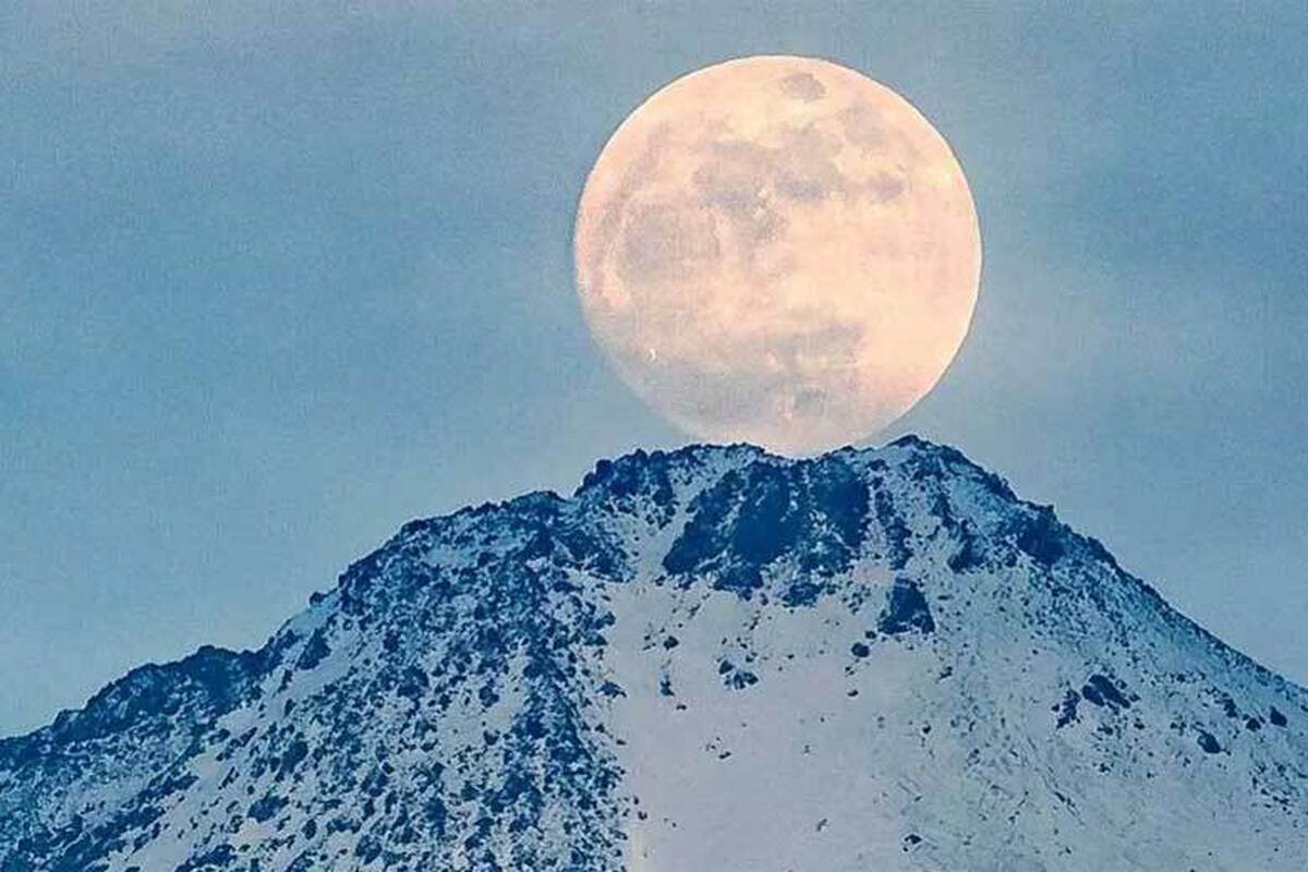 ببینید | قرص ماه روی سبلان