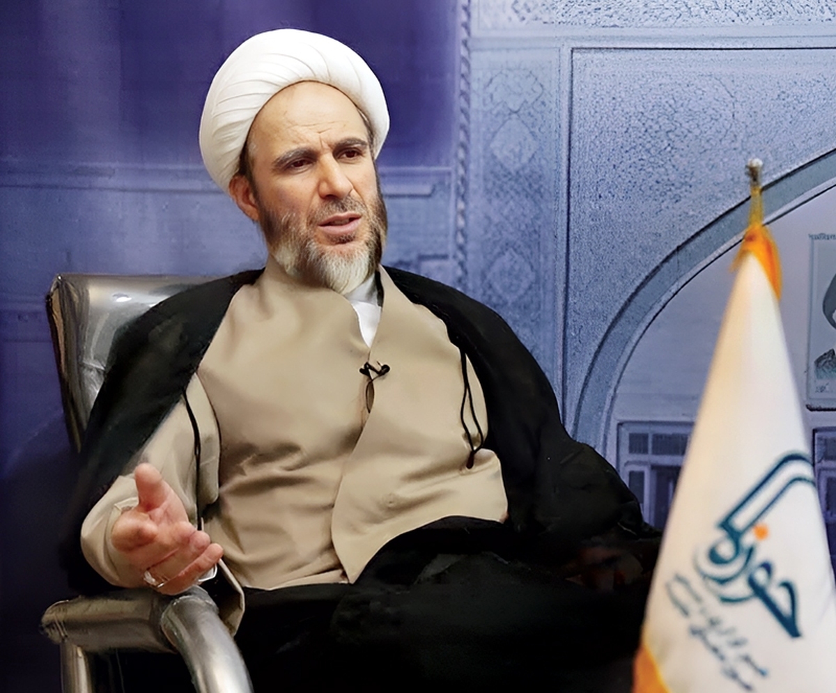 چند سالی است یکی از دغدغه‌های مهم رهبر معظم انقلاب که بارها مورد تأکید قرار داده‌اند، بازخوانی مفهوم «تمدن نوین اسلامی» است. اصطلاحی که تنها یک کلید‌واژه پرطمطراق نبوده ویکی اززیربنایی‌ترین واژگان برای ساخت جامعه مبتنی بر اندیشه اسلامی است.ریشه و مبنای تمرکز برضرورت تمدن‌سازی درجامعه امروزی به دوران زندگی ائمه معصومین(ع)بازمی‌گردد.