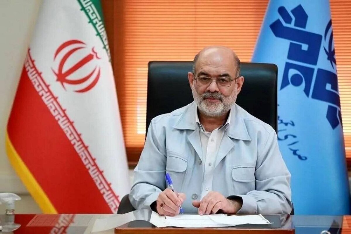 علی بخشی‌ زاده، معاون صدای رسانه ملی در پیامی با تبریک به مناسسبت ۸۵ سالگی رادیو تاکید کرد: رادیو همواره کوشیده است صدای رسای ملت باشد؛ صدایی که در بزنگاه‌های مهم تاریخی، از دفاع مقدس گرفته تا دوران سازندگی، از اصلاحات تا جهاد تبیین، همواره در صف مقدم روایت حقیقت و تقویت هویت ملی قرار داشته است.