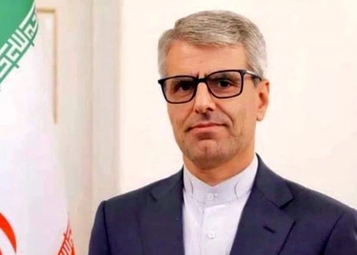 عزیمت هیأت کارشناسی و دیپلماتیک ایران به سمت محل گفتگوها در مسقط | آغاز سومین دور مذاکرات غیرمستقیم ایران و آمریکا عزیمت هیأت کارشناسی و دیپلماتیک ایران به سمت محل گفتگوها در مسقط | آغاز سومین دور مذاکرات غیرمستقیم ایران و آمریکا