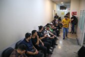 عکس | صف همدلی برای کمک به مجروحان بندرعباس