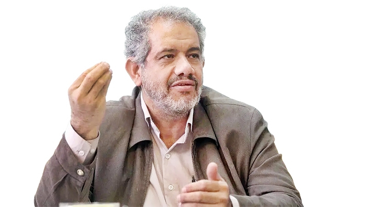 این‌روزها کمتر شخصی را می‌‌توان یافت که نام هوش مصنوعی را نشنیده باشد؛ از گوشی‌‌های هوشمند گرفته تا اپلیکیشن‌‌های مشاوره و بازی‌‌های کودکان. در دنیای امروز نیز که تحولات فناورانه با شتابی بی‌‌سابقه در حال وقوع است، هوش مصنوعی نه‌‌تنها معادلات اقتصادی و صنعتی را دگرگون کرده بلکه به بطن زندگی خانوادگی مخصوصا خانواده‌های ایرانی نیز نفوذ پیدا کرده است. بدین ترتیب این پرسش مطرح می‌شود‌ که این فناوری چقدر با ارزش‌ها و فرهنگ خانواده‌های ایرانی هماهنگ است؟