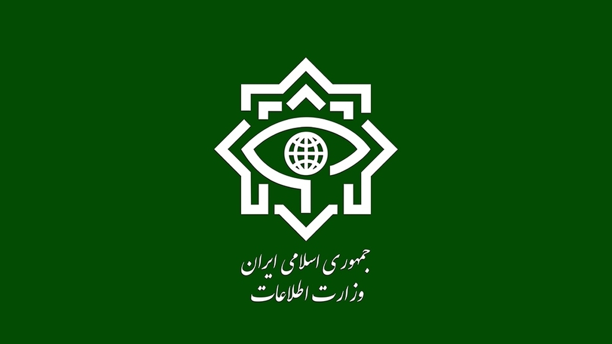 وزارت اطلاعات در اطلاعیه‌ای اعلام کرد: با عملیات سربازان گمنام امام زمان یکی از بزرگترین باند‌های قاچاق سوخت کشور به ارزش بیش از ۱۵۰ هزار میلیارد تومان متلاشی شد.