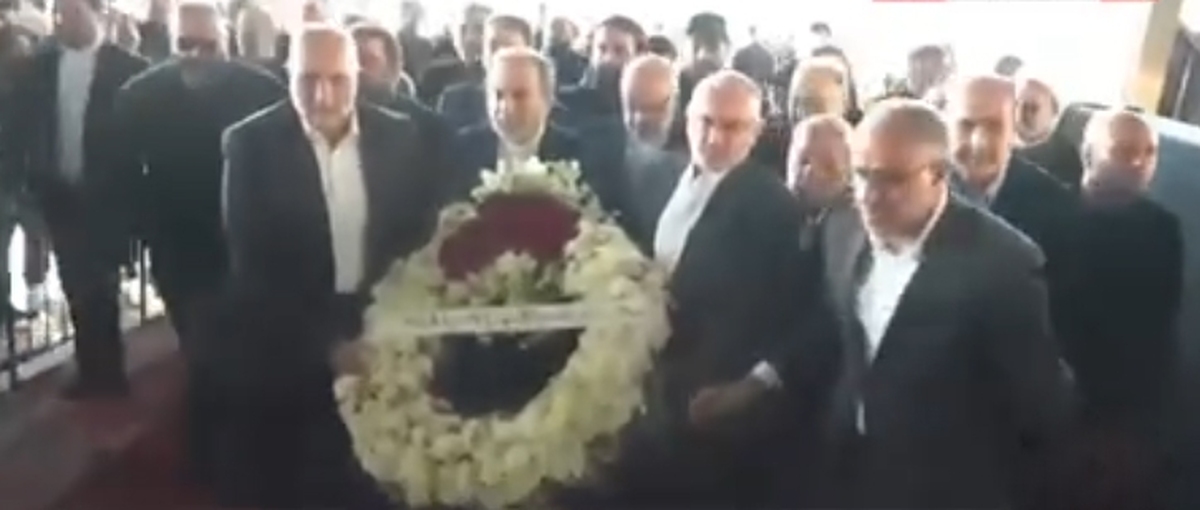 ببینید |  ادای احترام عراقچی به مزار شهید سیدحسن نصرالله