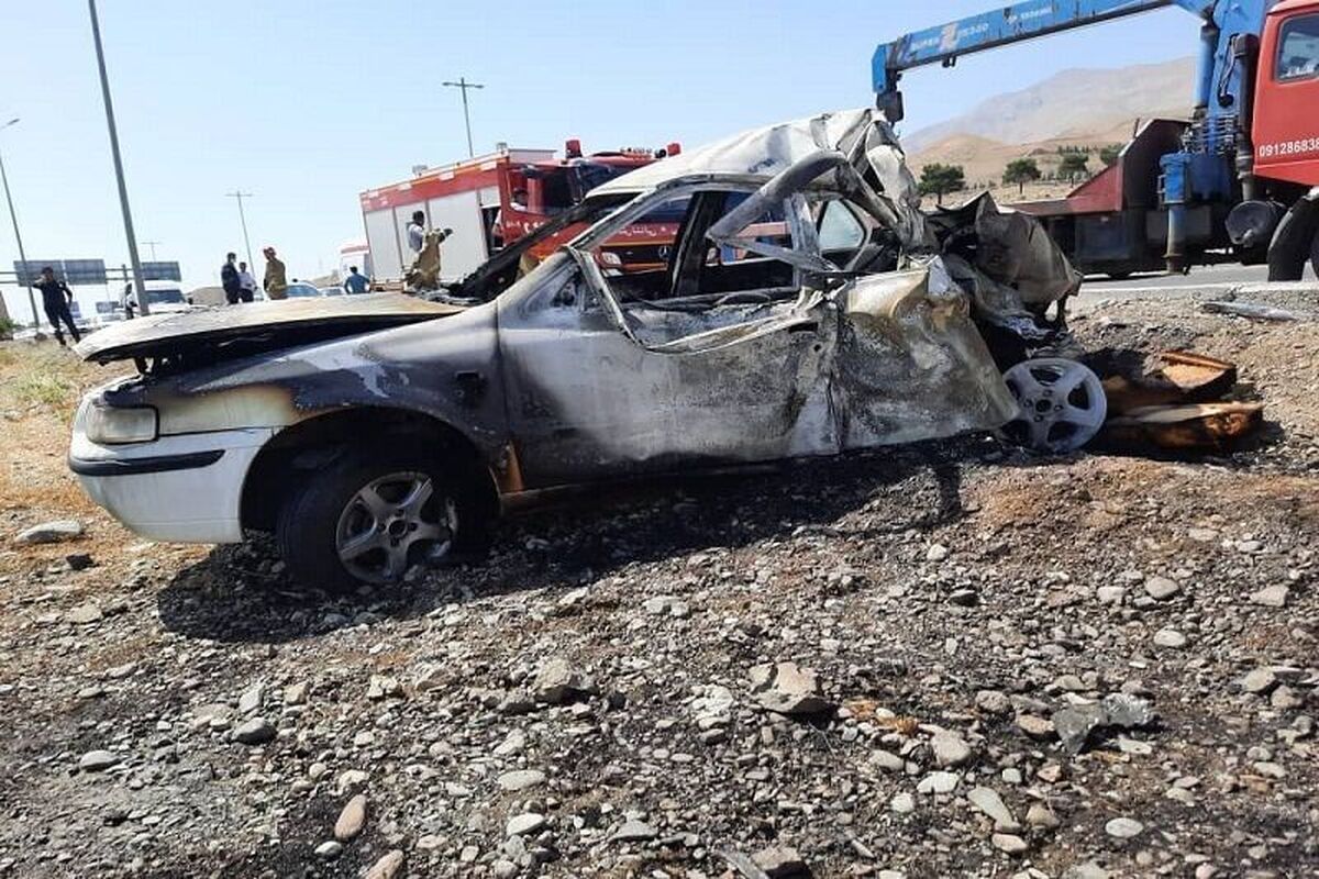 حسن مصفا، معاون امداد و نجات جمعیت هلال احمر سیستان و بلوچستان از جان باختن سه نفر در برخورد تریلی با سواری سمند در جاده نیکشهر به ایرانشهر خبر داد.