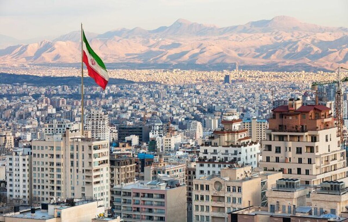 نشریه آمریکایی با اشاره به درخواست‌های فاقد وجاهت حقوقی آمریکا برای توقف غنی‌ سازی اورانیوم در ایران تصریح کرد: «مقامات ایران متحد شده‌ و اعلام کردند که تهران از خطوط قرمز خود نخواهد گذشت.»
