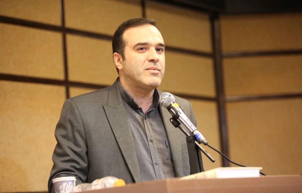 عالمان، دانشمندان و صاحبان فکر حوزوی و دانشگاهی از هر مذهب و گرایش فکری که باشند، با گفت‌وگوی میان خود می‌توانند در برطرف کردن سوء‌تفاهم‌ها کوشش کنند. آنها برای گفت‌وگو محورهای مشترک بسیاری دارند. وقتی قرآن می‌فرماید: « قل یا اهل الکتاب تعالو الی کلمه سواء بنینا و بینکم ...» (آل‌عمران، آیه ۶۴) یعنی مسلمانان وغیرمسلمانان حول یک محور مشترک با هم به گفت‌وگو بپردازند، آیا مسلمانان در میان خودشان محورهای مشترک ندارند؟! 